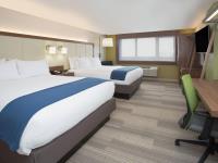 Holiday Inn Express & Suites Farmers Branch image 5